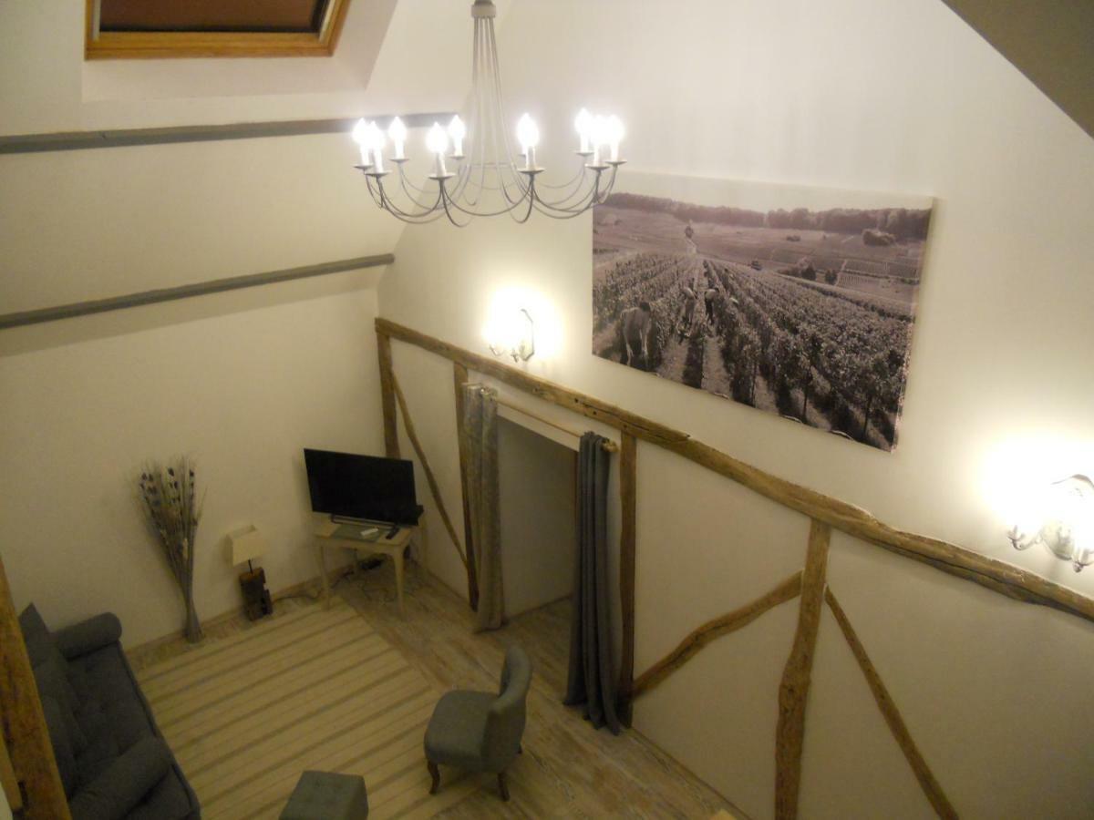 Gite La Nuit Etoilee Chez Champagne Mathelin Mareuil-le-Port Exterior photo